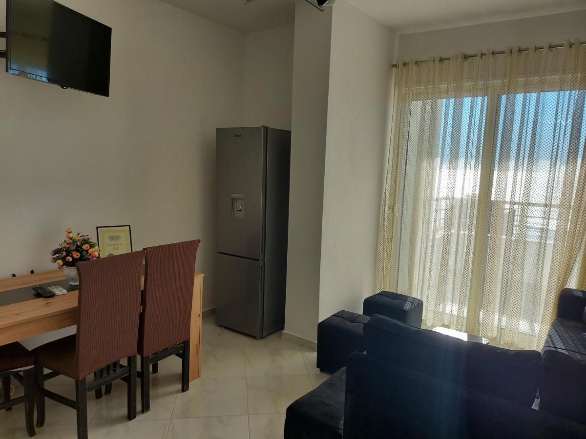 Bral Apartment 7 - Two-Bedroom With Seaview Durrës Buitenkant foto
