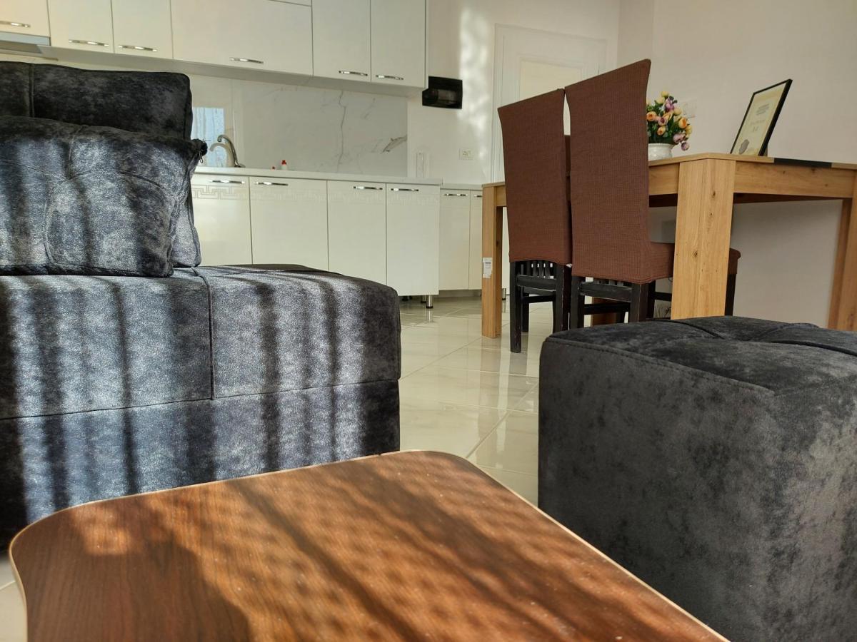 Bral Apartment 7 - Two-Bedroom With Seaview Durrës Buitenkant foto