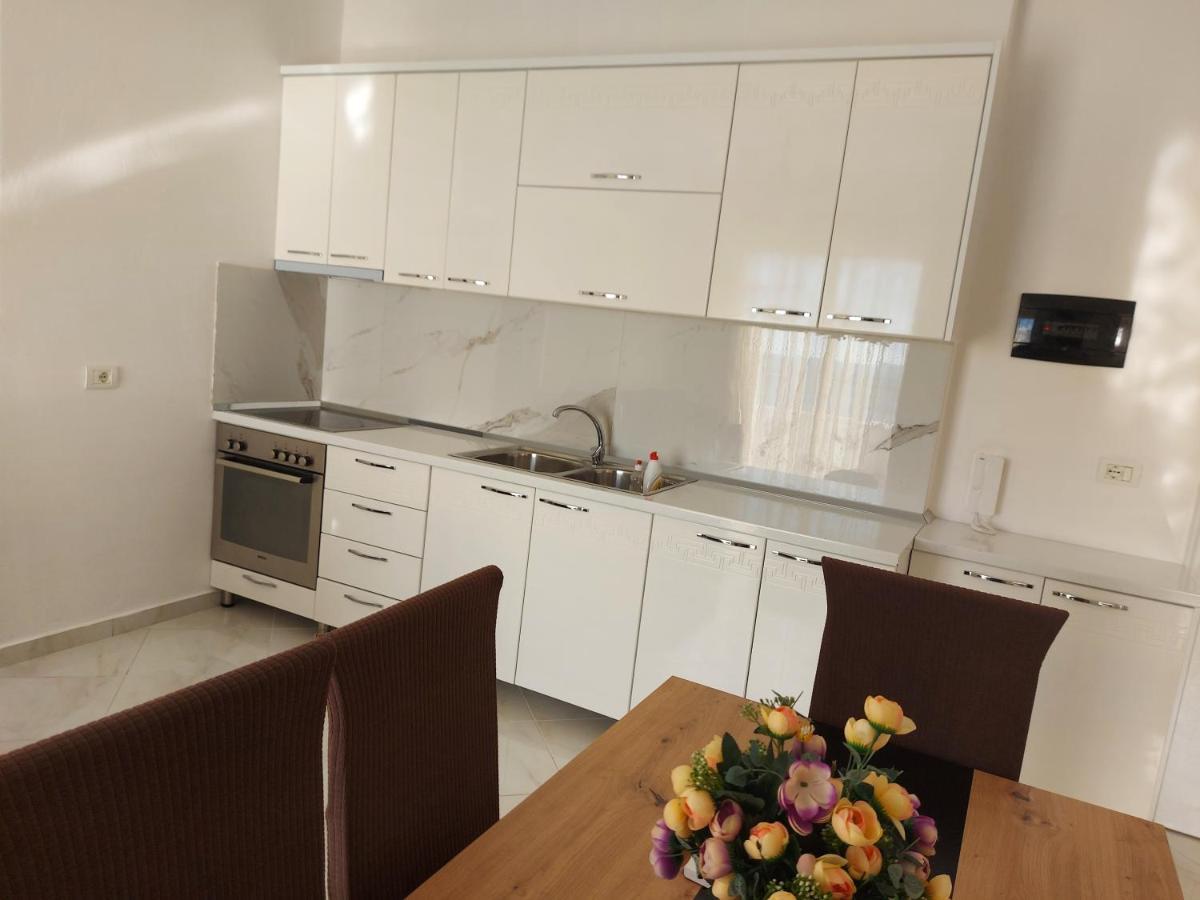 Bral Apartment 7 - Two-Bedroom With Seaview Durrës Buitenkant foto