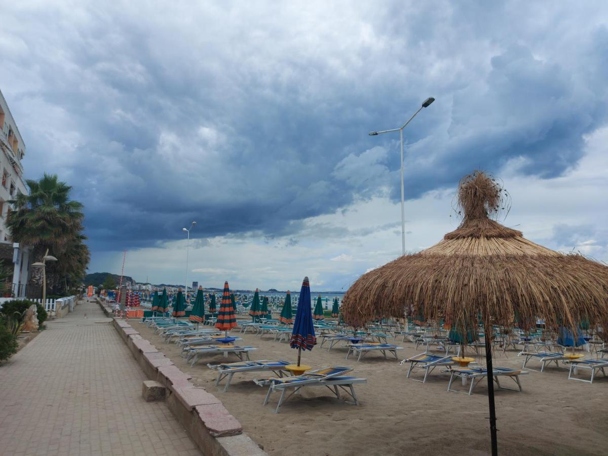 Bral Apartment 7 - Two-Bedroom With Seaview Durrës Buitenkant foto