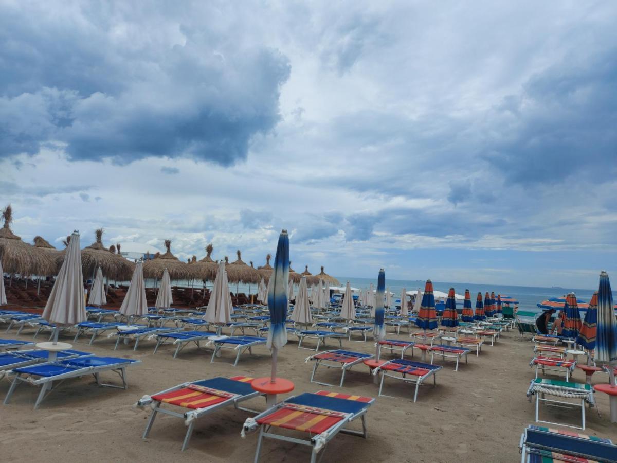 Bral Apartment 7 - Two-Bedroom With Seaview Durrës Buitenkant foto